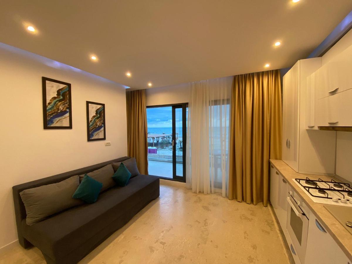 Apartament Ella Front View Navodari Bagian luar foto